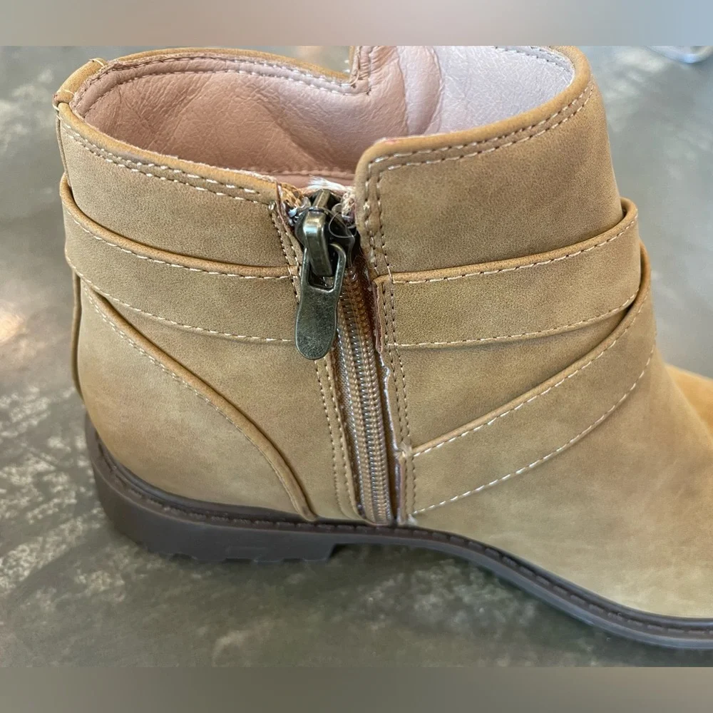 ZBY Boots Size 4 Ankle Bootie Tan Suede Side Zip Casual Comfort‎ Block Heels